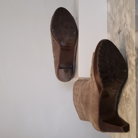 Envy Brown/Beige Throttle Suede Leather Peep-Toe Bootie, Size 9 - Picture 3 of 13
